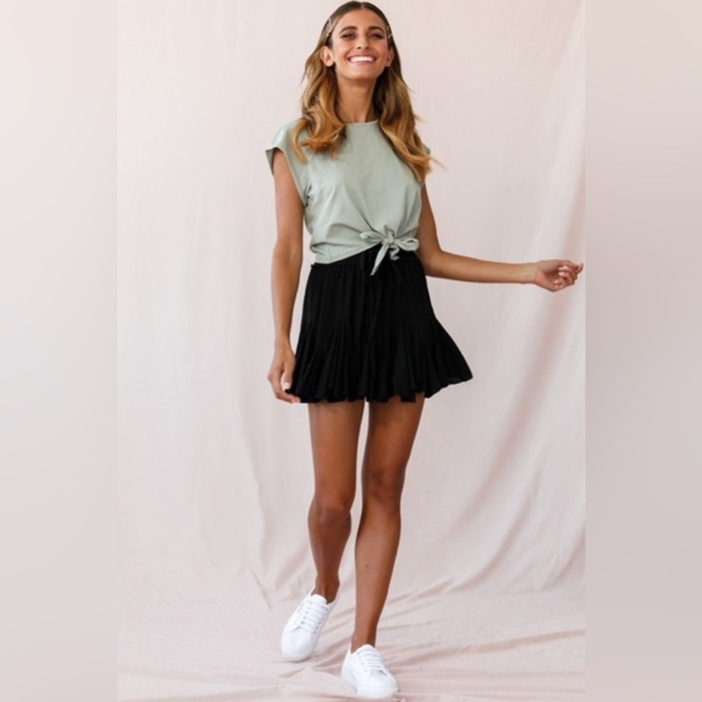 Selfie Leslie‎ black ruffle flowy Robyn pleated mini skirt elastic waist XS